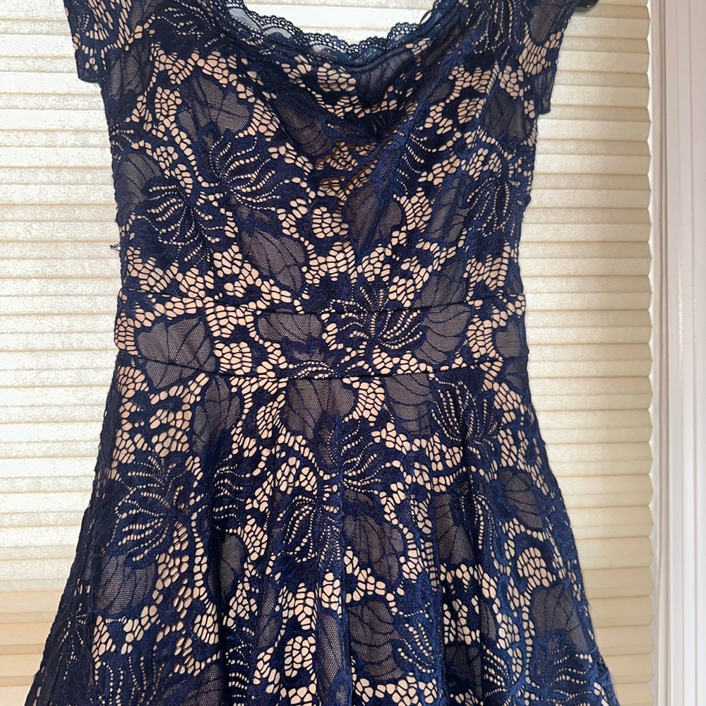 Chic Navy Floral Lace Dress